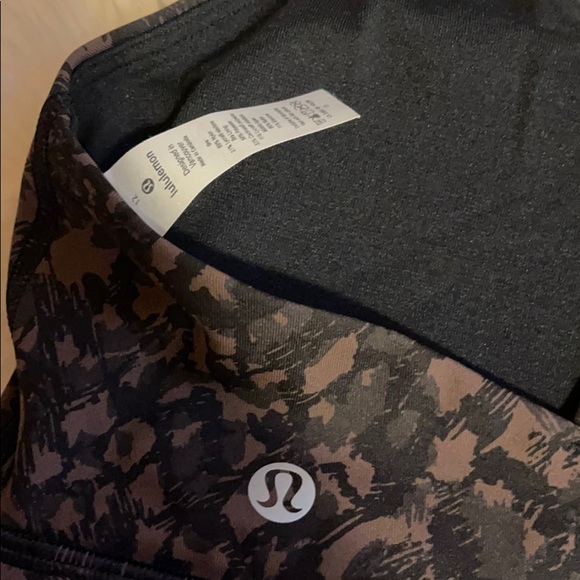 🐆 NWT Lululemon Energy Bra Leopard Print Black 12 🐆 - Picture 11 of 11